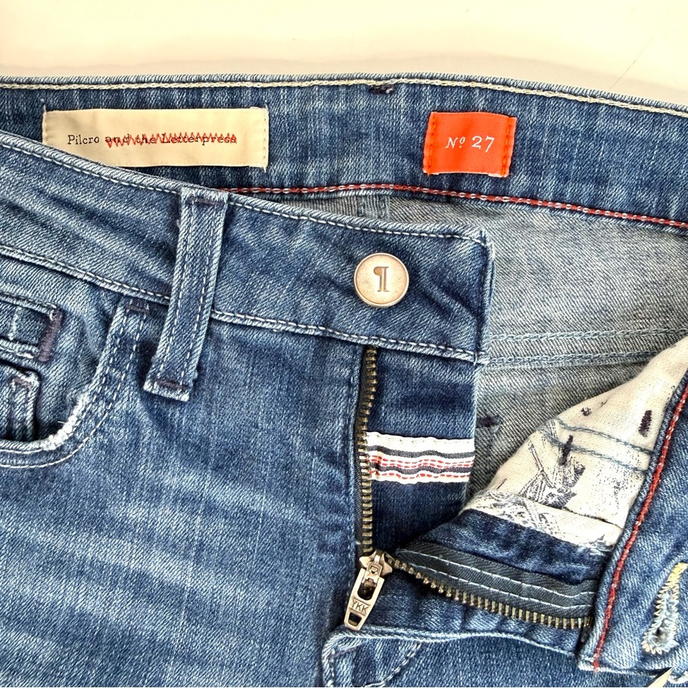 ANTHRO PILCRO Mid Rise Waist 28 Inches Size 27 Distressed Medium Wash Denim Jean - Picture 8 of 15